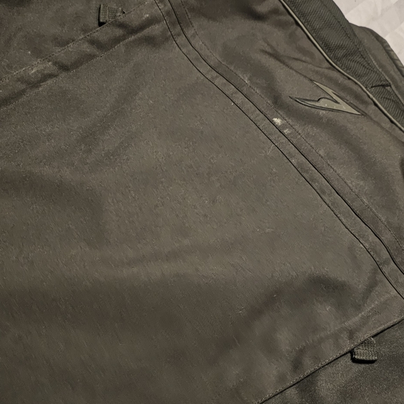 Icon Overlord Black Jacket - Picture 4 of 7